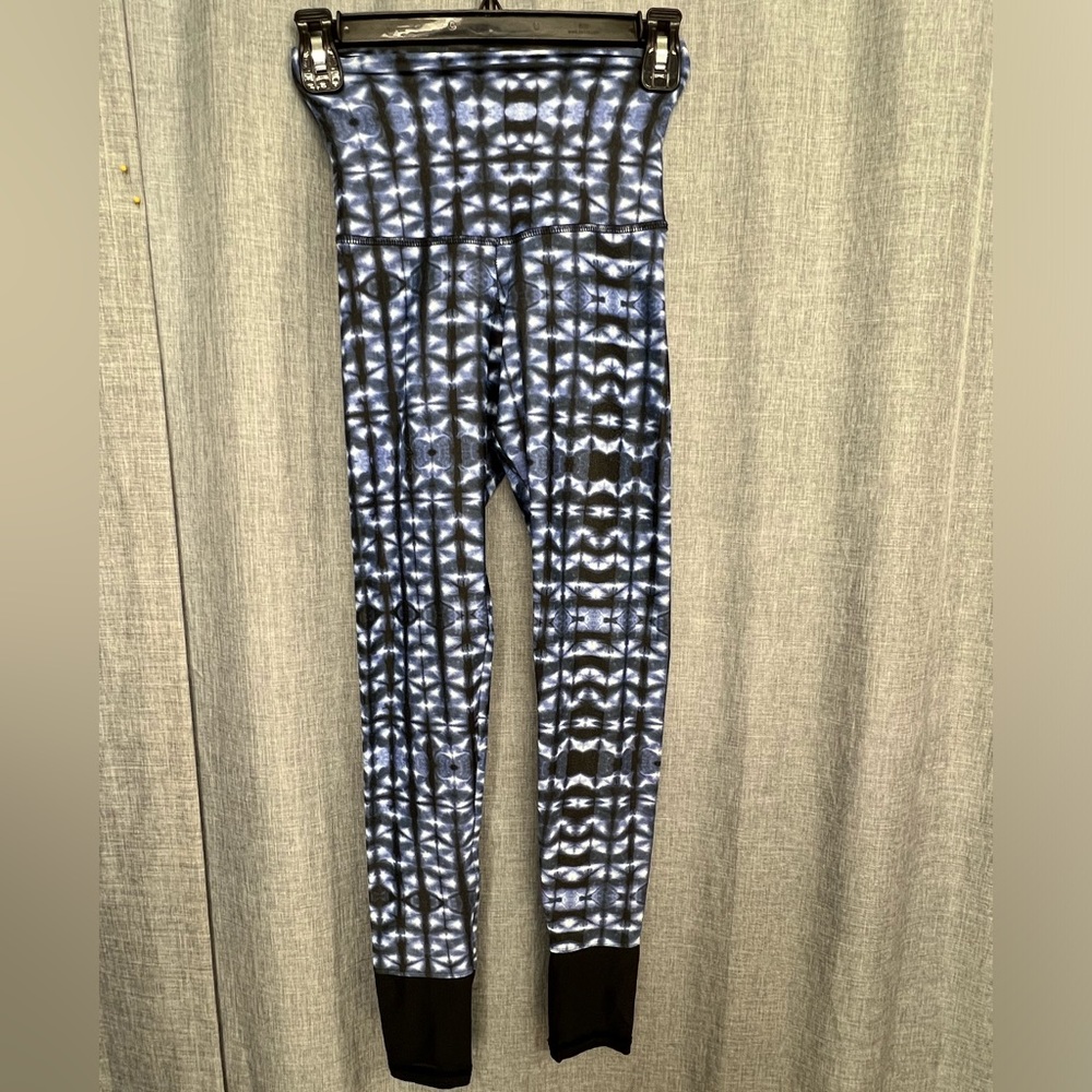 Strut-This Women's Leggings Size One Size Made in USA White/Blue